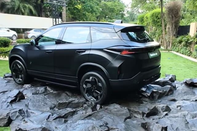 It comes finished in a matte black exterior paint shade which looks quite sinister.